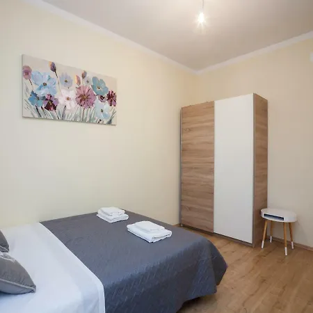 Vakantiehuis Romantic Olive With Pool