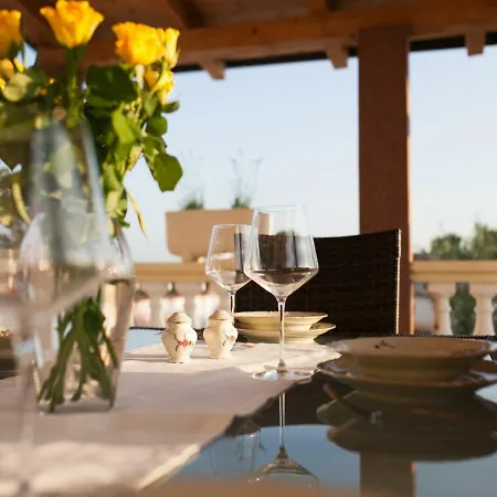 Vakantiehuis Romantic Olive With Pool